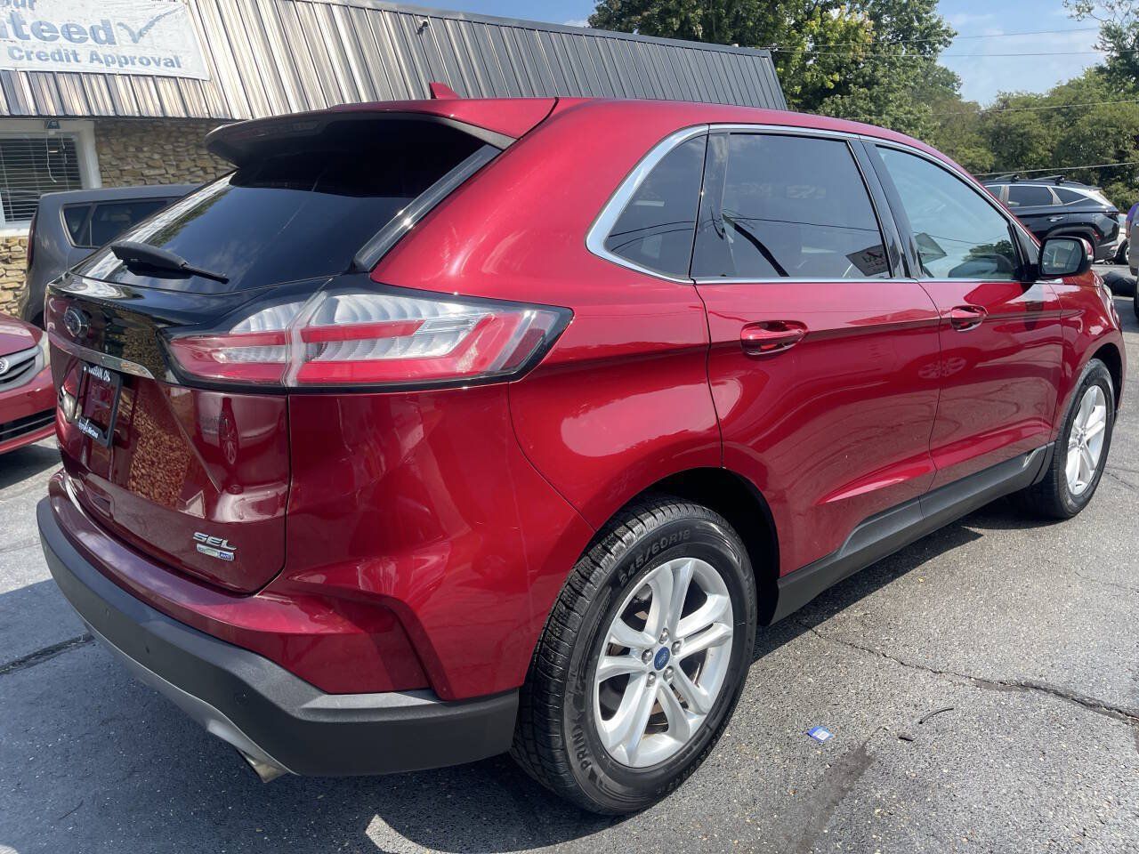 Used 2019 Ford Edge SEL w/ Equipment Group 201A AWD/4WD image 3
