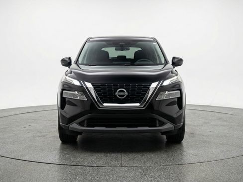 Used 2025 Nissan Rogue SV AWD/4WD image 2