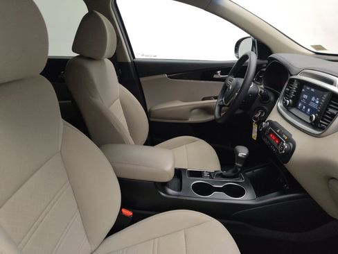Used 2019 Kia Sorento AWD V6 image 21