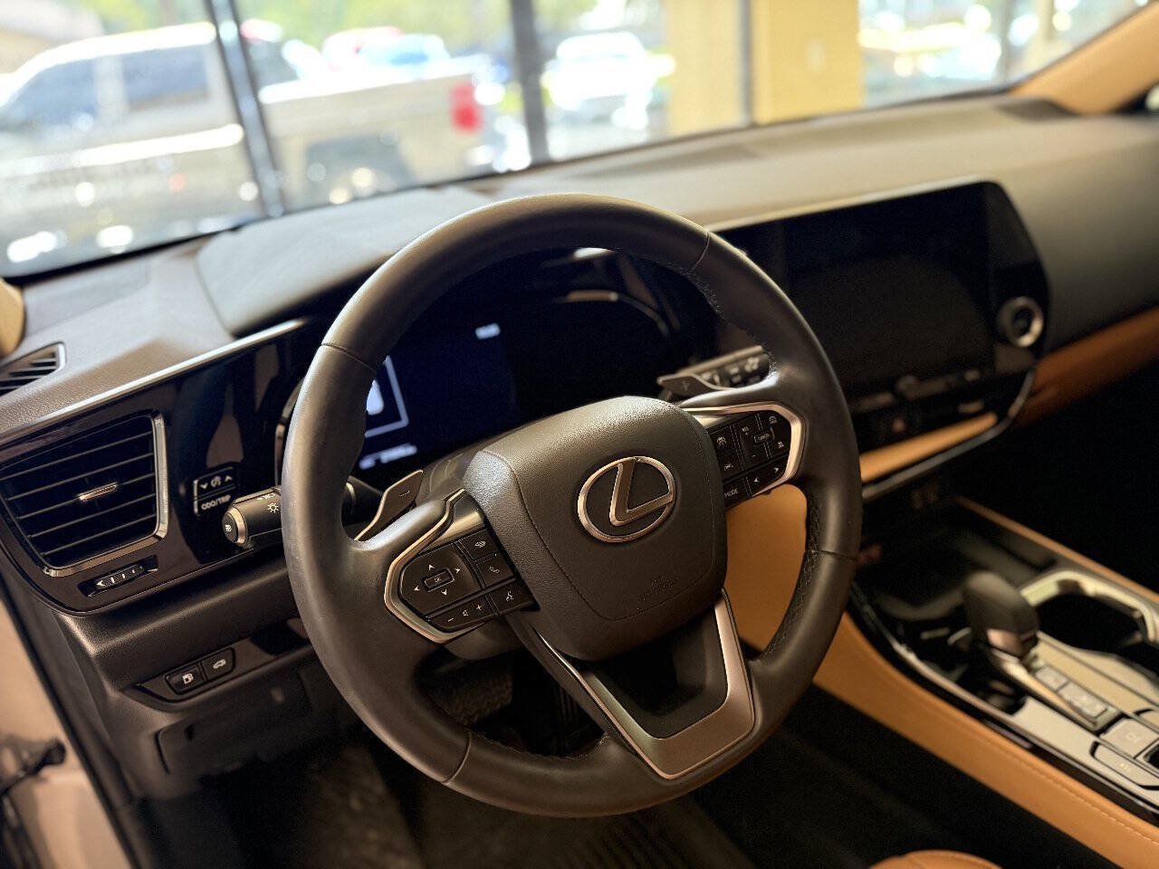 Used 2024 Lexus NX 250 FWD image 5
