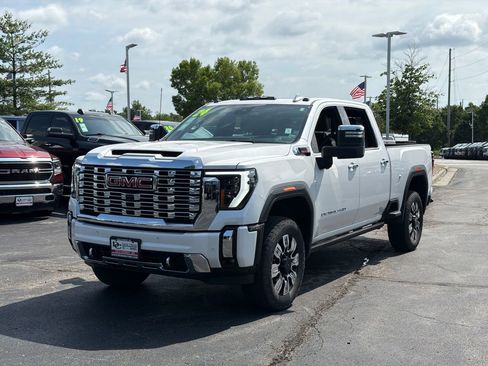 Used 2024 GMC Sierra 2500 Denali w/ Denali Reserve Package AWD/4WD image 2
