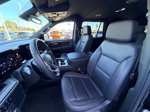 Used 2025 Chevrolet Tahoe Z71 image 12