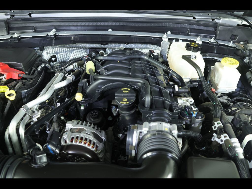 Used 2024 Jeep Gladiator Sport AWD/4WD image 18