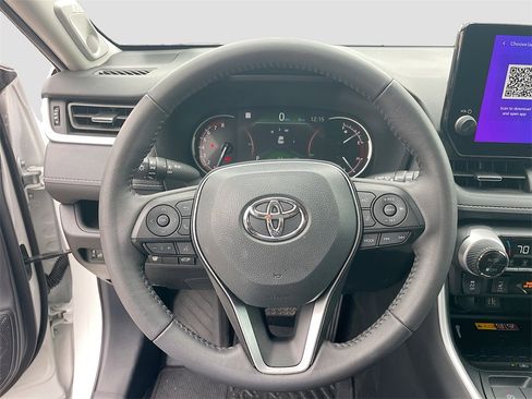 Used 2025 Toyota RAV4 XLE Premium image 13