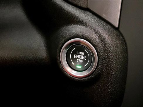 Certified 2025 Chevrolet Silverado 1500 Custom image 30