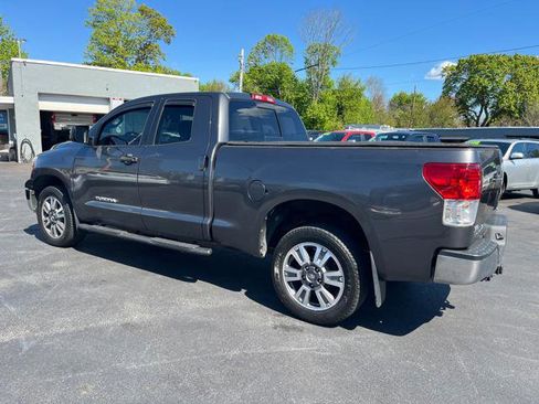 Used 2011 Toyota Tundra 4x4 Double Cab w/ Tow Pkg image 3