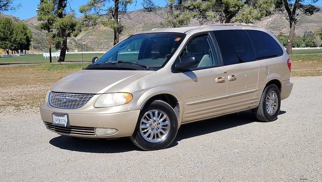 Used 2001 Chrysler Town & Country Limited FWD image 2
