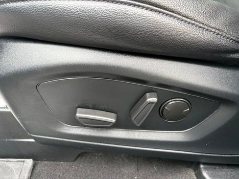 Used 2023 Ford Explorer ST-Line w/ Class IV Trailer Tow Package image 17