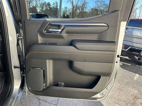 Used 2024 GMC Sierra 1500 AT4 w/ Technology Package image 17