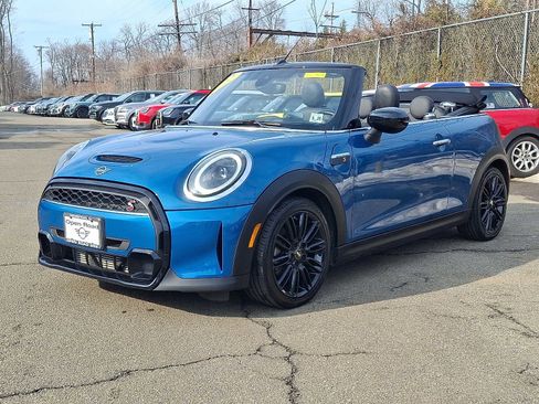 Used 2022 MINI Cooper S image 3