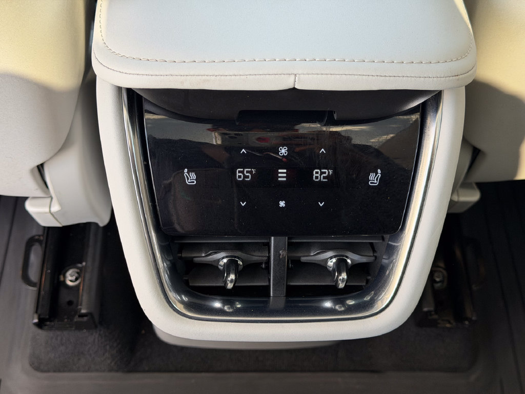 Certified 2025 Volvo EX90 Ultra AWD/4WD image 24