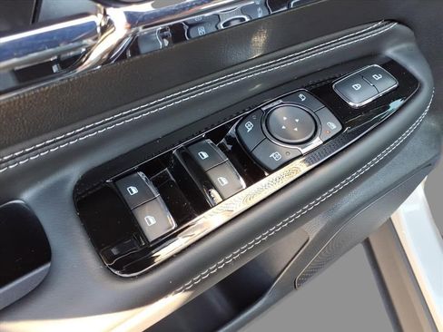 Used 2024 Lincoln Corsair Reserve w/ Jet Appearance Package image 19