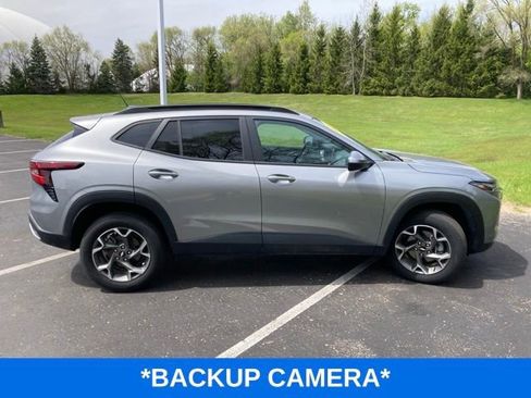 Used 2024 Chevrolet Trax LT FWD image 6