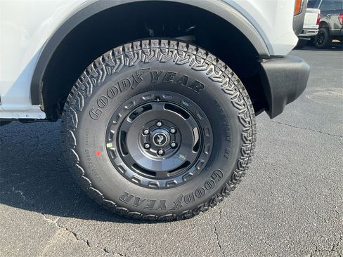 New 2025 Ford Bronco 4-Door w/ Sasquatch Package image 11