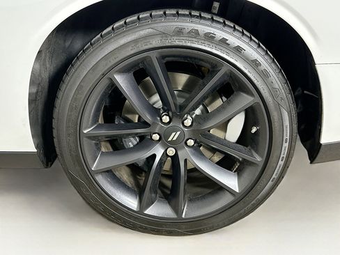 Used 2022 Dodge Challenger R/T w/ Performance Handling Group image 11