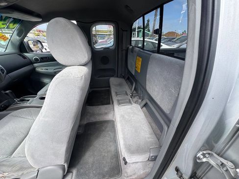 Used 2005 Toyota Tacoma PreRunner image 7