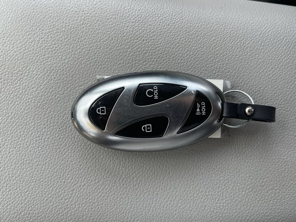Used 2024 Hyundai Elantra Limited FWD image 44