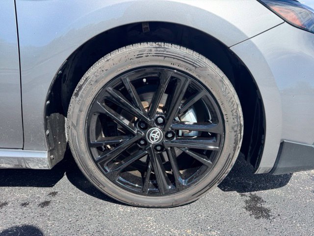 Used 2025 Toyota Camry SE FWD image 9