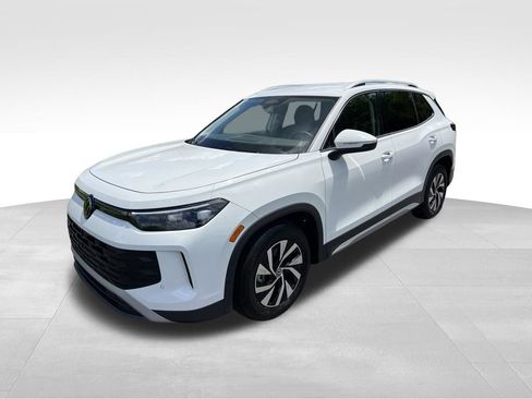 New 2026 Volkswagen Tiguan S FWD image 1