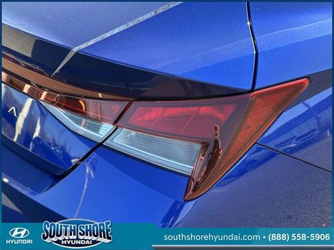 Certified 2023 Hyundai Elantra SEL w/ Convenience Package image 6