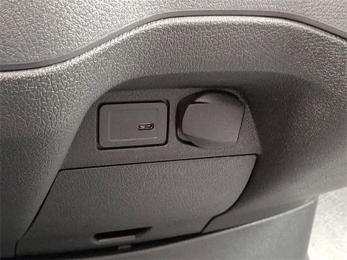 Used 2025 Mercedes-Benz Sprinter 2500 image 24