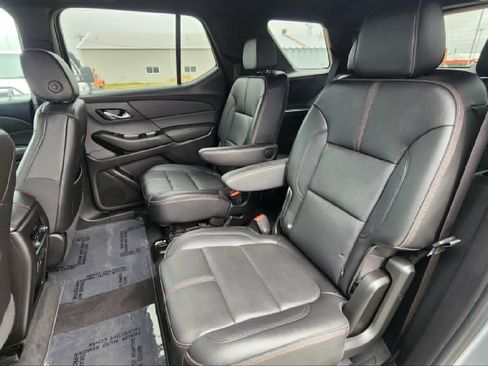 Used 2023 Chevrolet Traverse RS AWD/4WD image 24