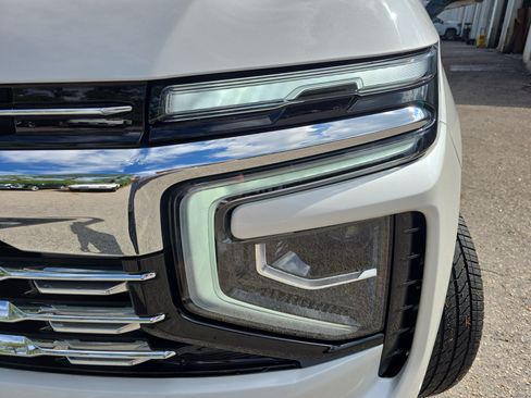Used 2025 Chevrolet Tahoe Premier AWD/4WD image 33