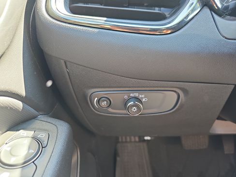 Used 2024 Chevrolet Equinox RS AWD/4WD image 25