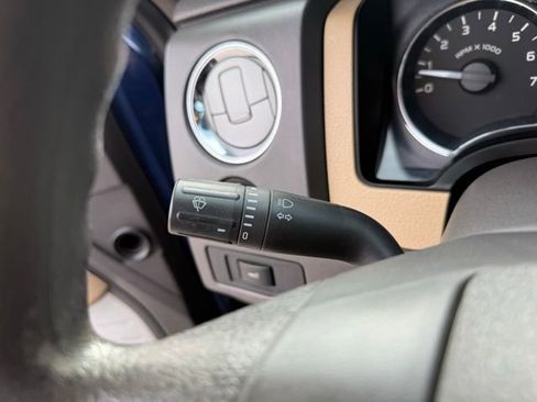 Used 2011 Ford F150 XLT image 22