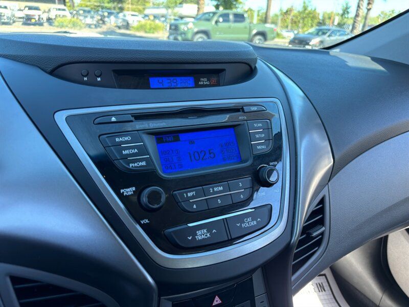 Used 2013 Hyundai Elantra FWD image 13