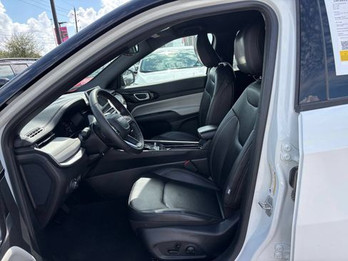 Used 2025 Jeep Compass Limited AWD/4WD image 28