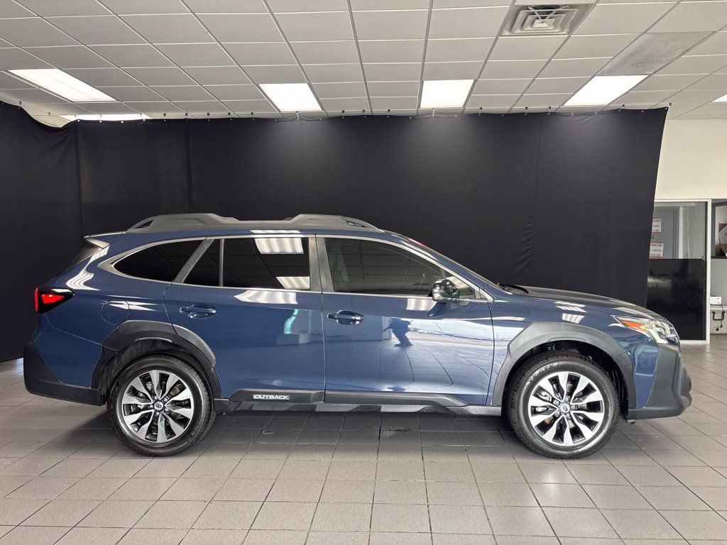 Used 2024 Subaru Outback Limited AWD/4WD image 2