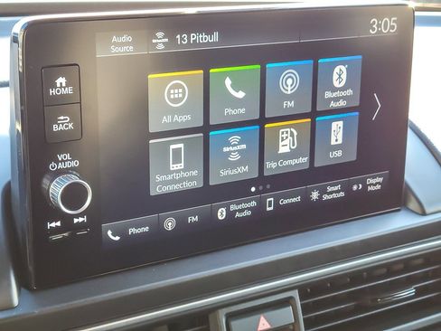 Used 2025 Honda Pilot EX-L image 13