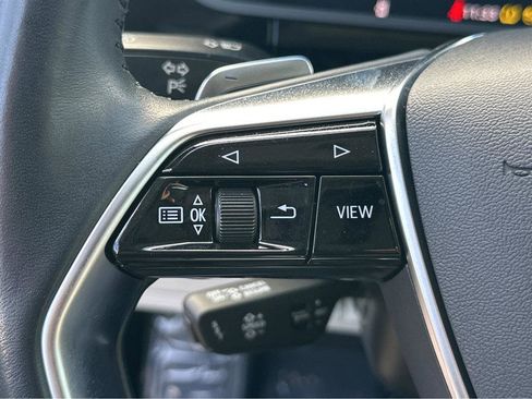 Used 2021 Audi e-tron Prestige w/ Prestige Package image 22
