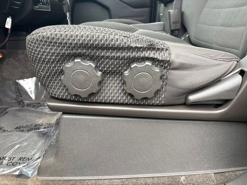 Used 2018 Nissan Frontier PRO-4X AWD/4WD image 16