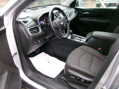 Used 2020 Chevrolet Equinox LT AWD/4WD image 13