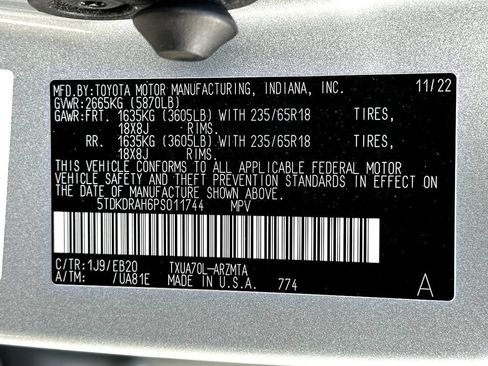 Used 2023 Toyota Highlander XLE FWD image 34