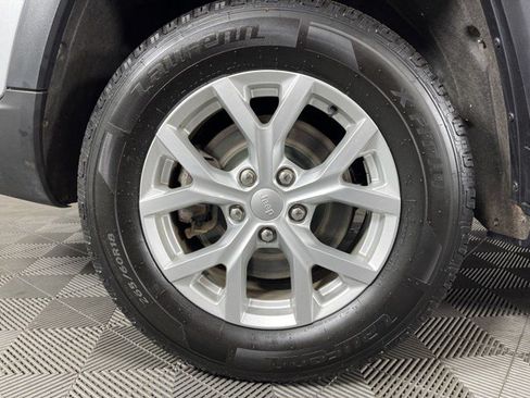 Used 2023 Jeep Grand Cherokee L Limited AWD/4WD image 13