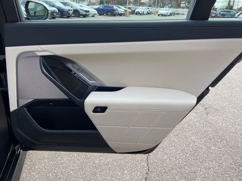 Certified 2023 BMW 760i xDrive 760i xDrive w/ Parking Assistance Package image 28