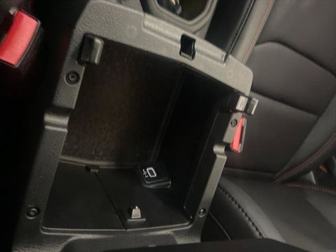 Certified 2025 Jeep Wrangler Unlimited Rubicon image 31