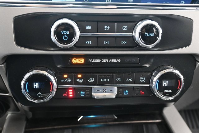 Certified 2022 Ford F250 Lariat w/ Tremor Off-Road Package AWD/4WD image 23