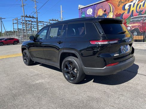 Used 2023 Jeep Grand Cherokee L Laredo AWD/4WD image 3