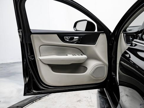 Used 2020 Volvo V60 T5 Momentum w/ Protection Package Premier image 71