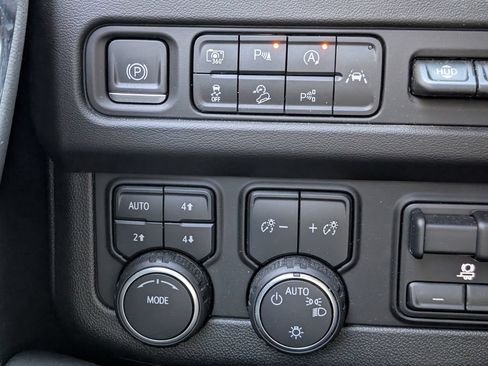 Used 2023 Chevrolet Tahoe Premier w/ Advanced Technology Package AWD/4WD image 26