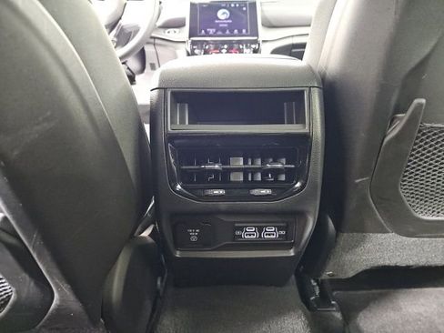 Certified 2024 Jeep Grand Cherokee Altitude image 15
