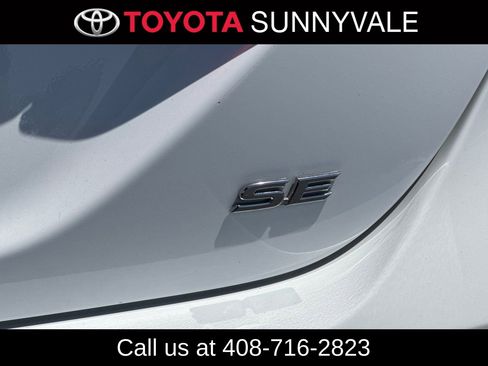 Used 2019 Toyota Camry SE FWD image 14