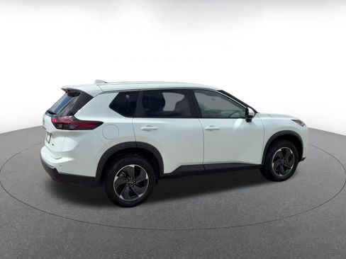 Used 2025 Nissan Rogue SV AWD/4WD image 12