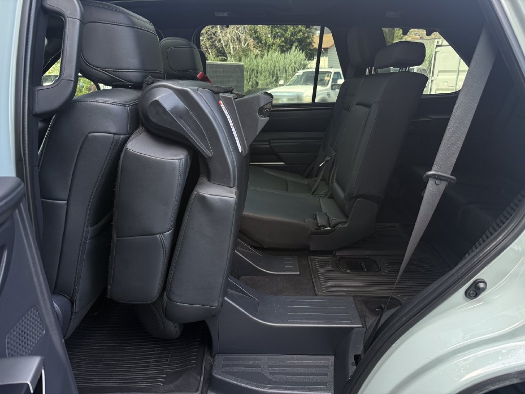 Used 2025 Toyota Sequoia Limited w/ Tow Technology Package AWD/4WD image 37