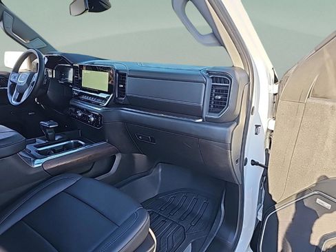 Used 2024 GMC Sierra 1500 SLT w/ SLT Premium Plus Package image 28