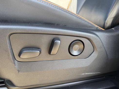 Used 2022 GMC Yukon AT4 w/ Max Trailering Package image 10